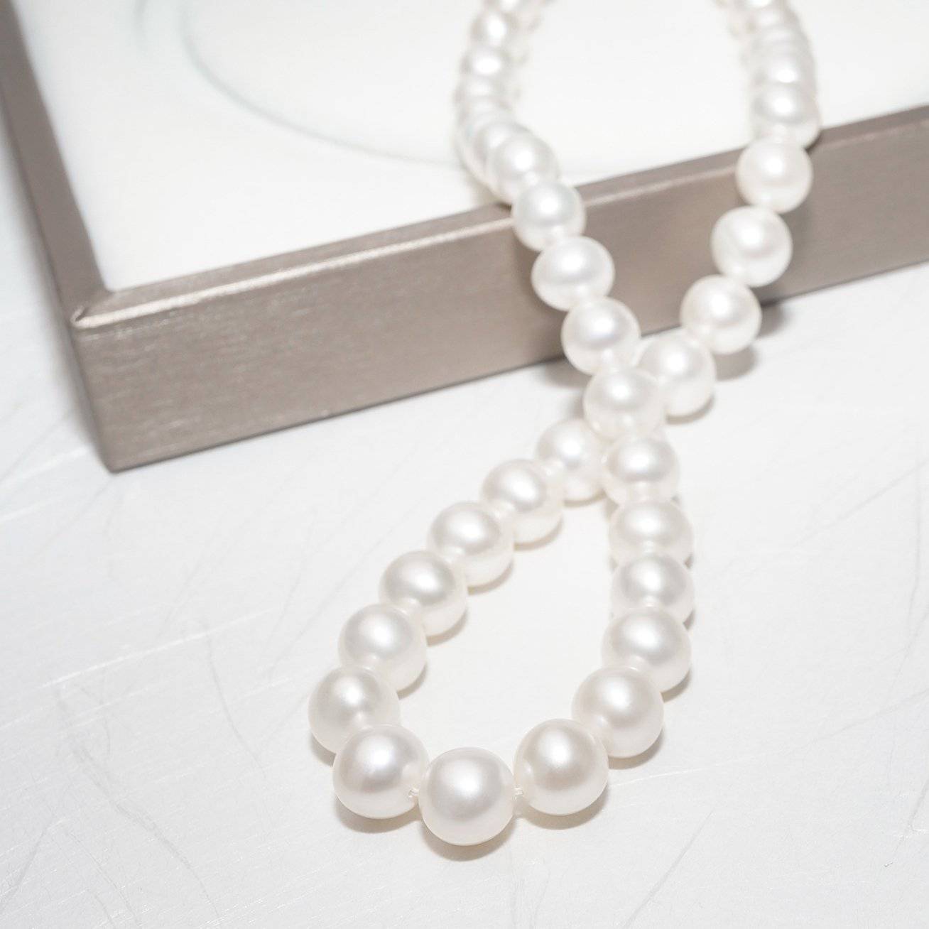 Elegant Freshwater Pearl Necklace WN00094